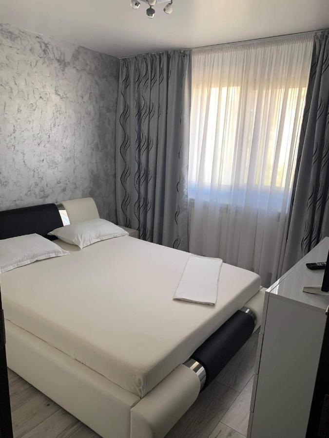 Elegant & Silver Luxury Apartament Craiova Luaran gambar